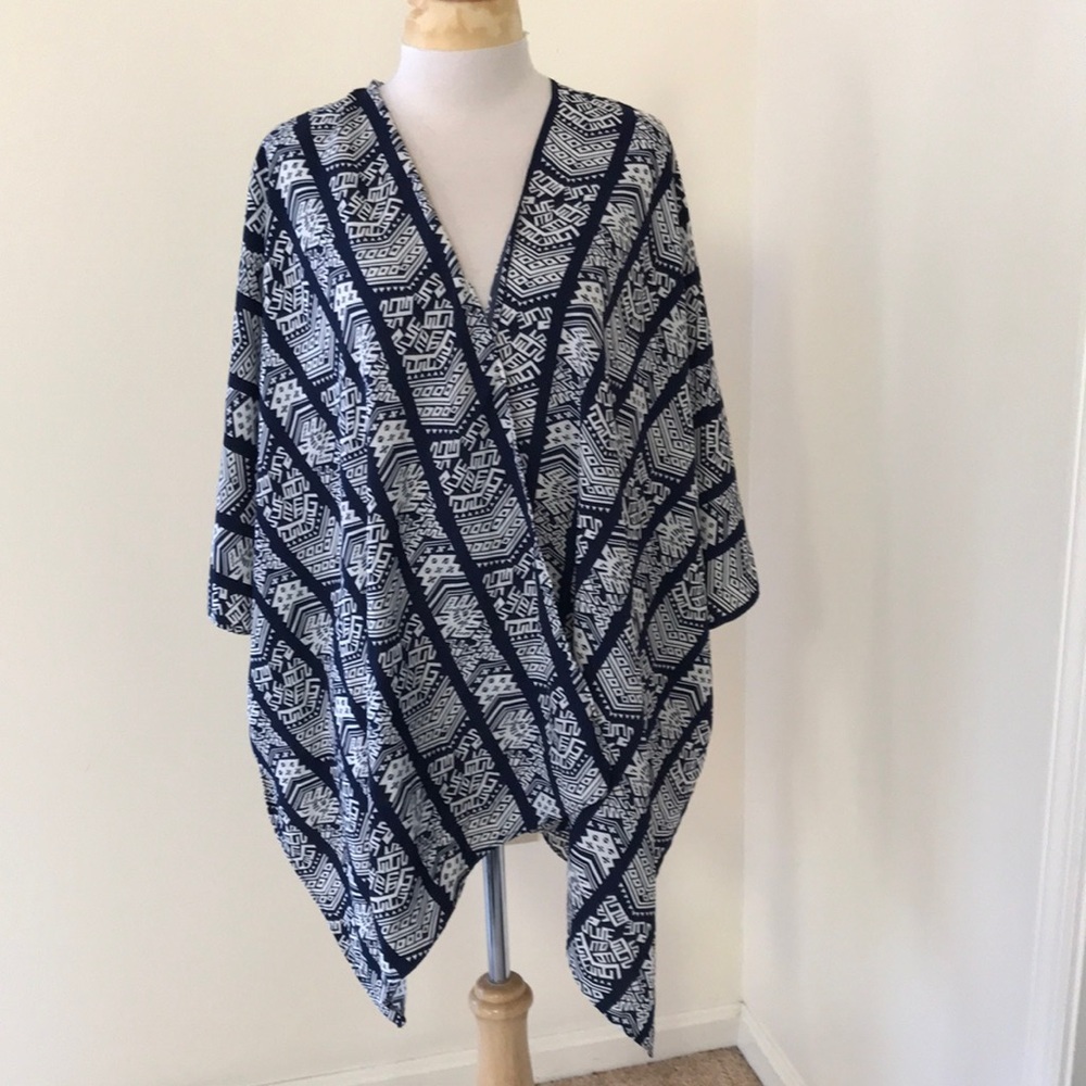 Altar’d state S/M blue / white duster .